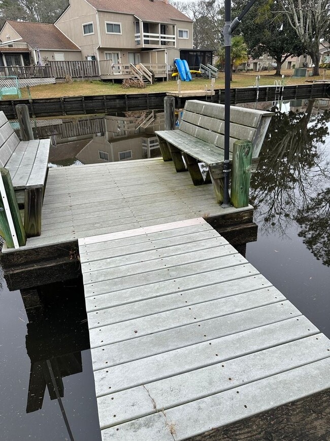 Building Photo - Waterfront Townhome