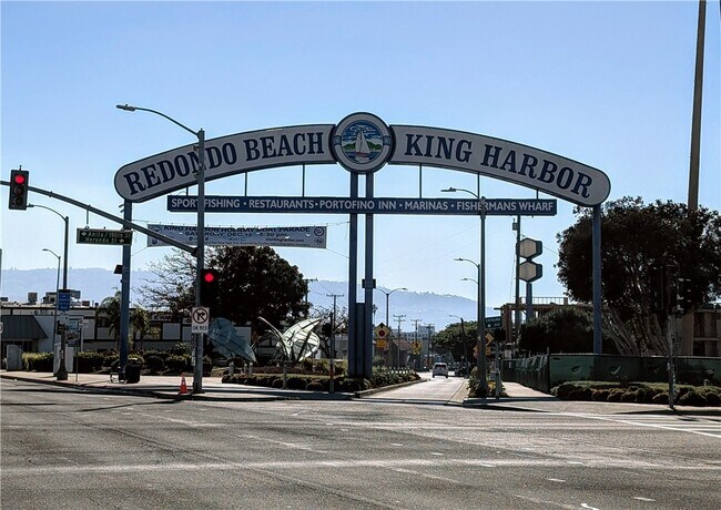 Building Photo - 1041 2nd St