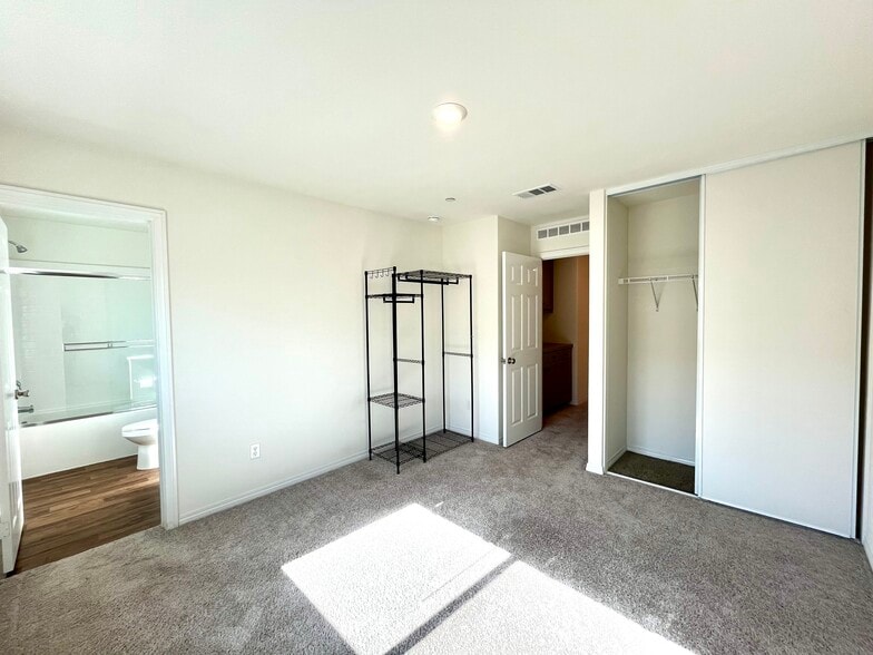 3rd bedroom - 14045 Pearl Ln