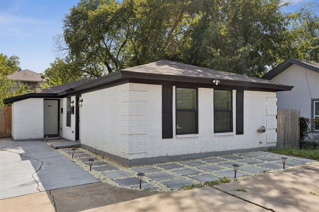 Building Photo - 809 W Broadus St