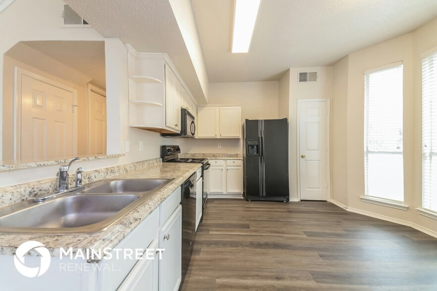 Building Photo - 204 Parkway Ct