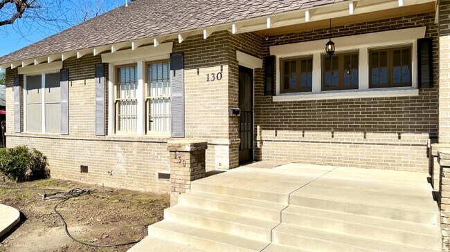 Building Photo - 130 E Malone St