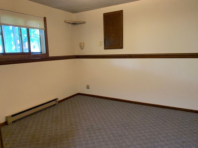 Building Photo - 3303 Eddy Ln