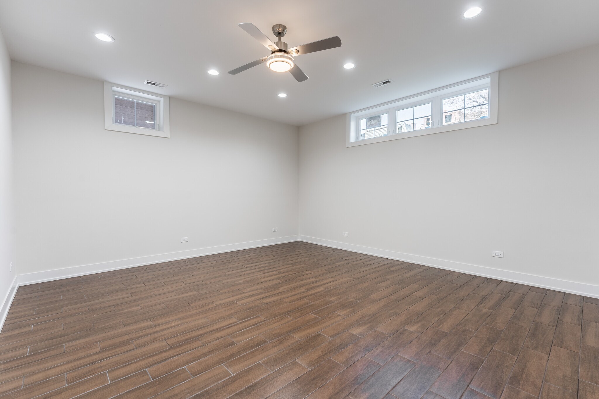 Building Photo - 3329 N Avers Ave