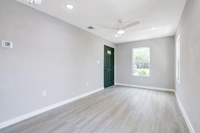 Building Photo - 775 Yucca St