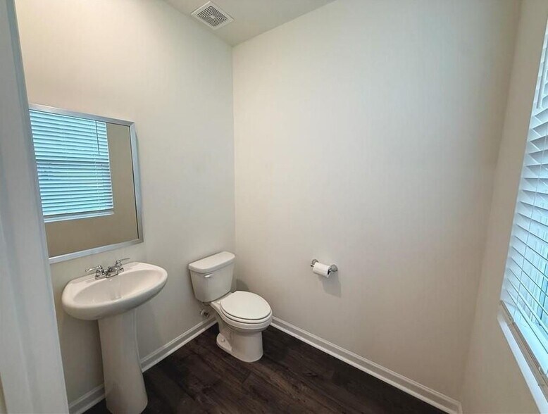 Building Photo - 174 Woodbrook Trl