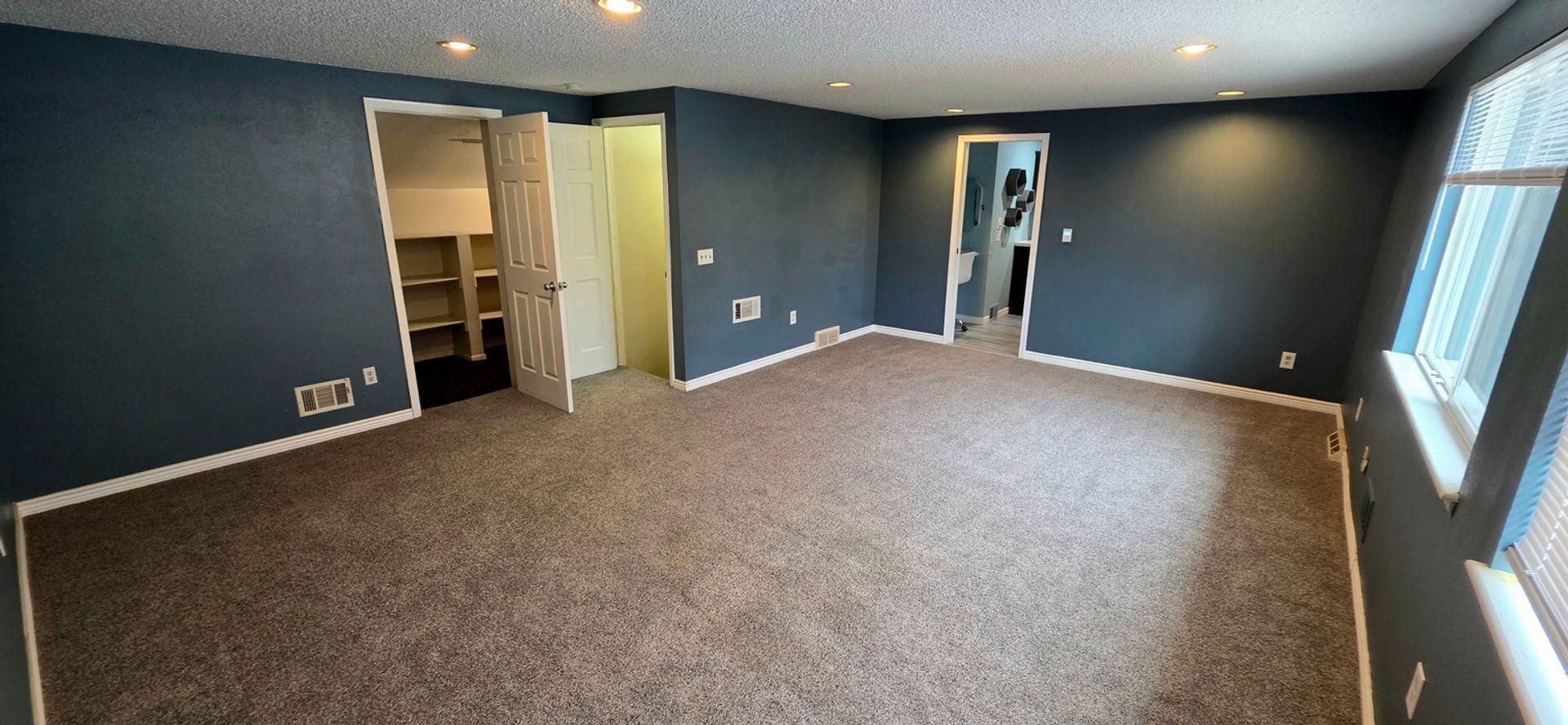 Building Photo - 12250 E Bates Cir