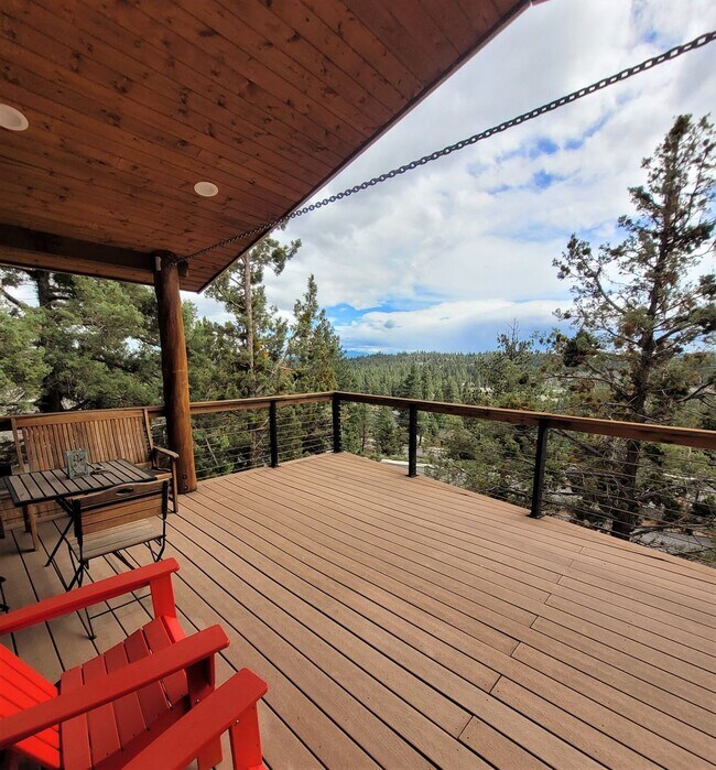 Building Photo - Spacious House, Front & Back Porch! Awbrey Butte Hillside with Mountain Views. Furnished 30-Day Min.