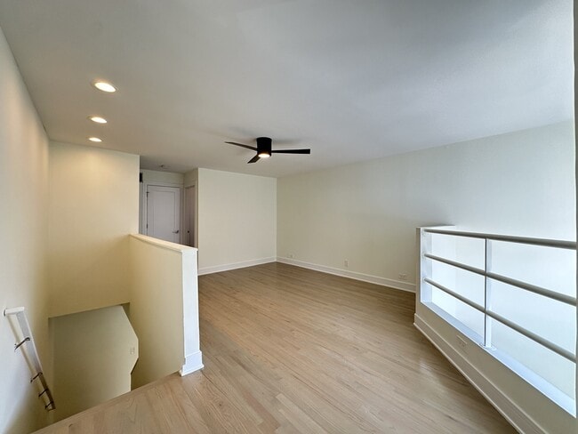 Building Photo - 949 W Grace St