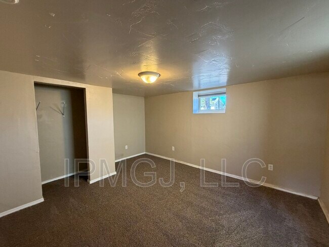 Building Photo - 935 Teller Ave