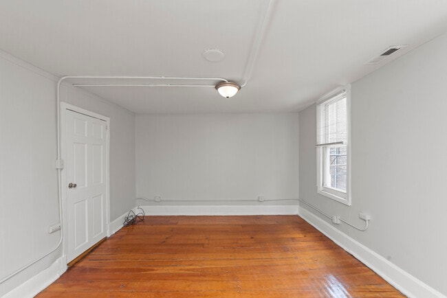 Building Photo - 1711 S Laflin St