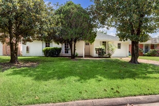 Building Photo - 4411 Oak Shadows Dr