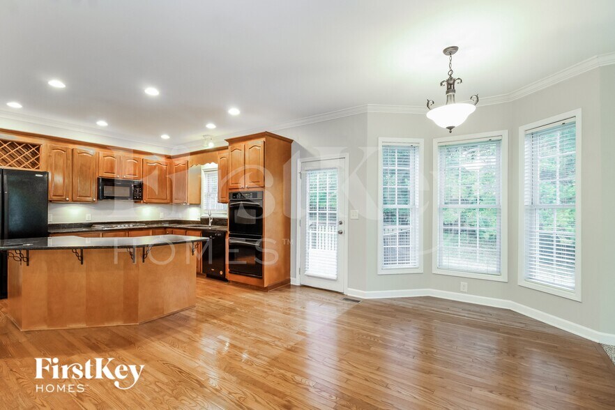 Building Photo - 3205 Quail Run Dr