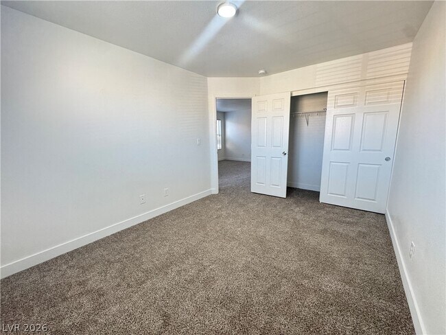 Building Photo - 6339 W Silver Ribbon Ct