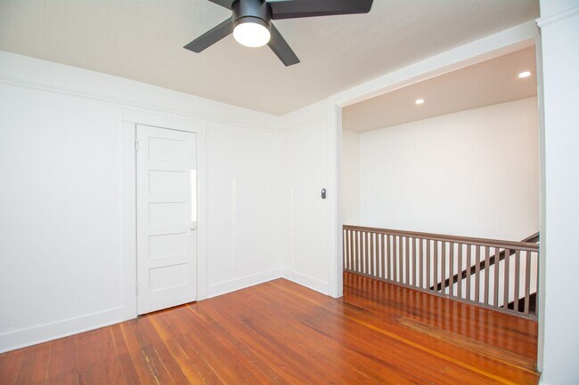 Building Photo - Charming 1-Bed/1-Bath Corner Unit One Block from the Heart of Barrio Logan!