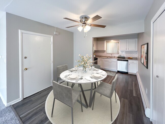 Building Photo - CLARKSTON APT