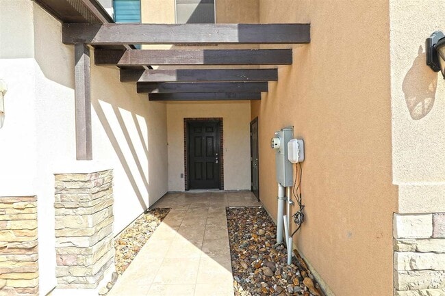 Building Photo - 5610 Montevista Dr