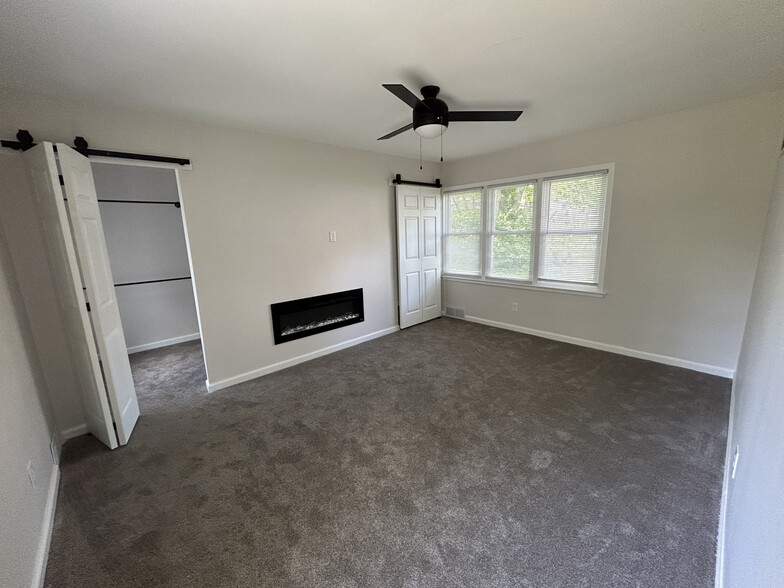 Master Bedroom w/ Fireplace - 112 E 99th St