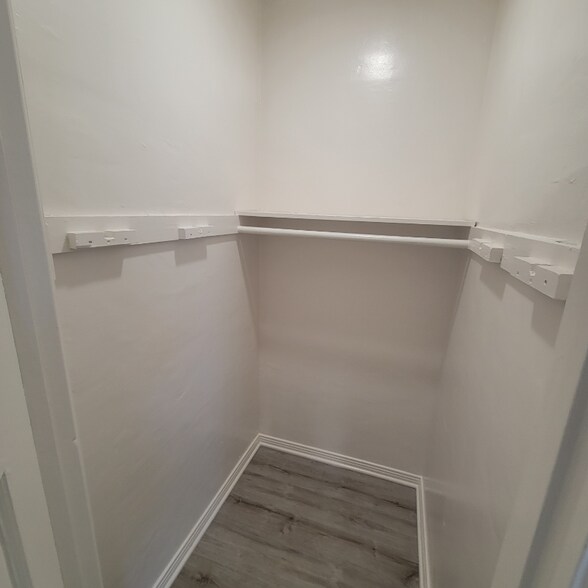 Building Photo - 1509 12th Ave