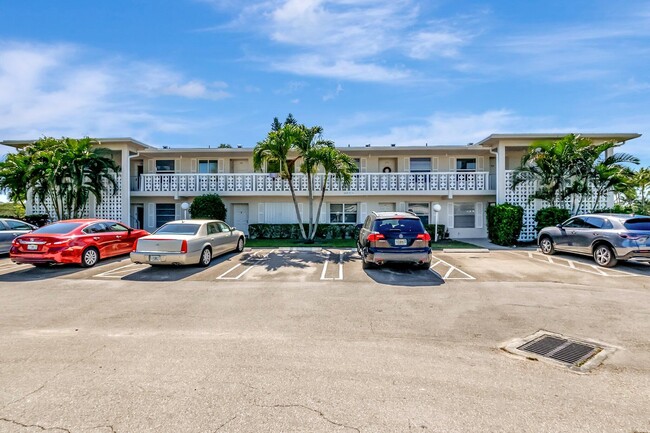 Building Photo - 2840 SW 13th St