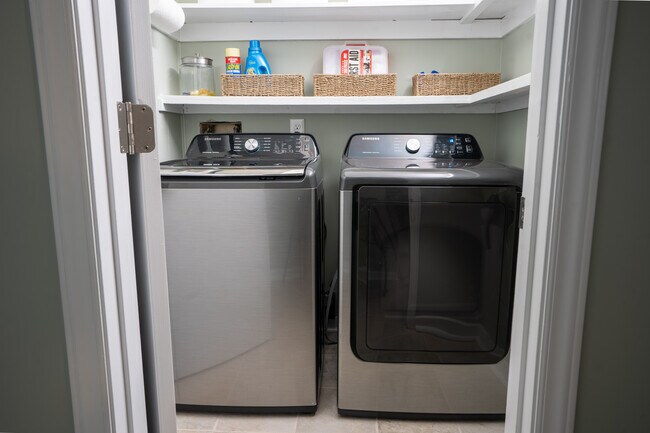 Building Photo - 23 11th Ave