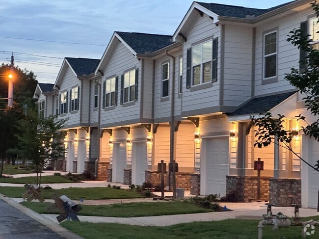 Building Photo - 469 Westgate Wy