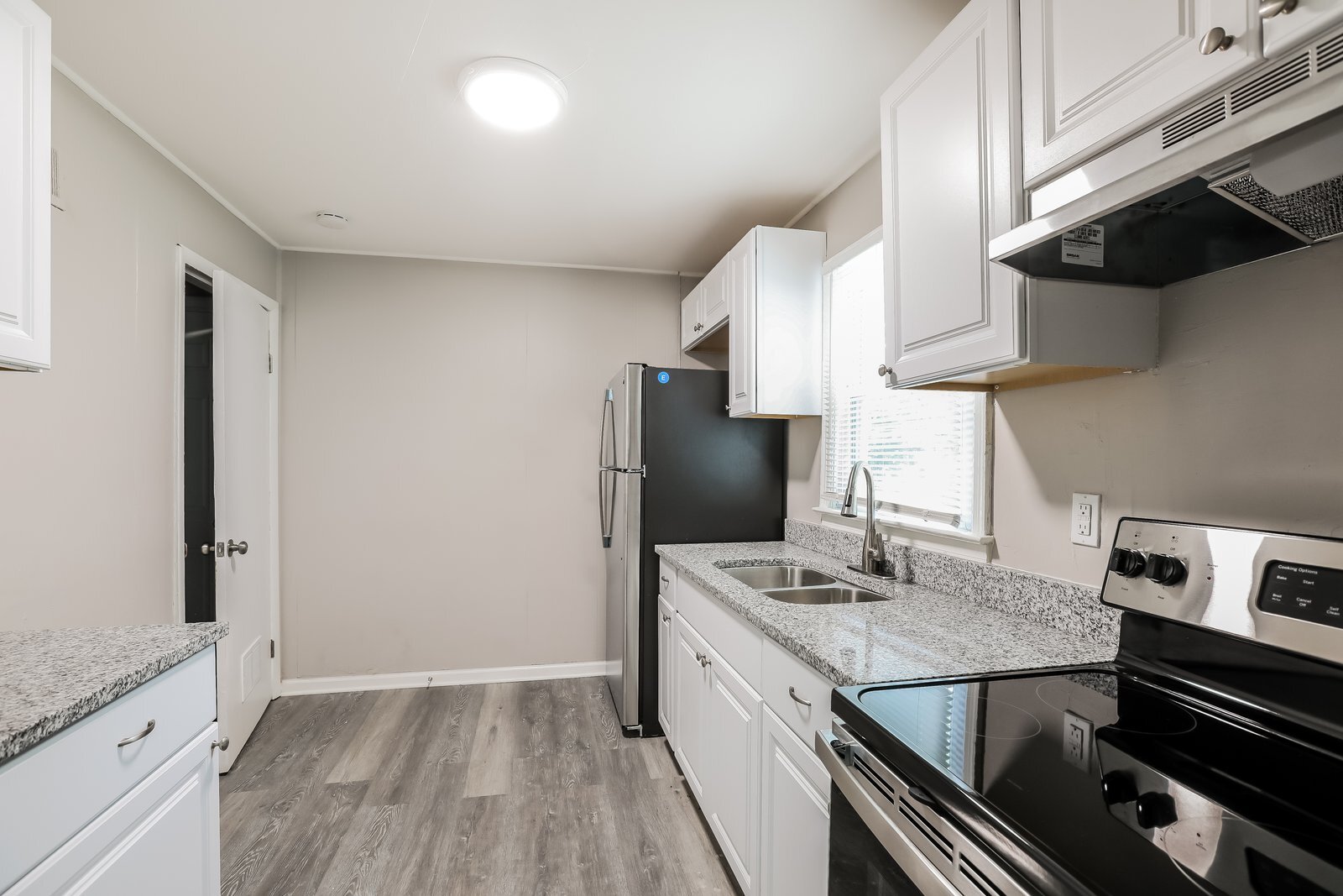 Building Photo - 4412 Myrtle Ave