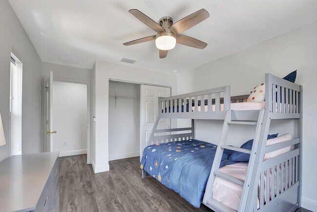 Building Photo - 3871 Patio Ct