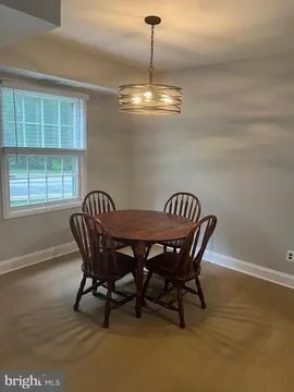 Building Photo - 3915 Lyndhurst Dr