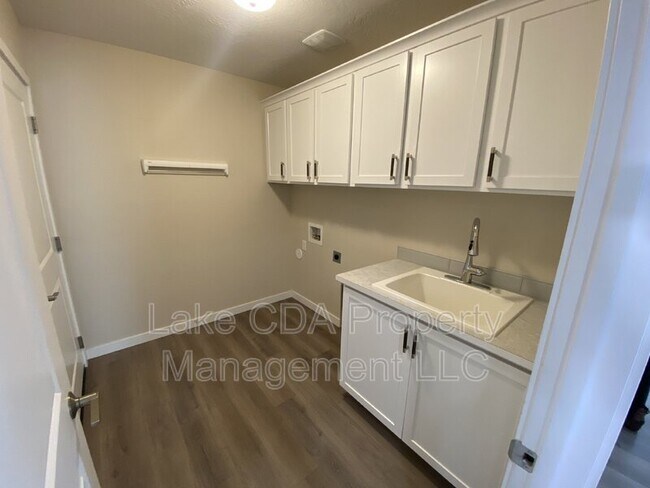 Building Photo - 6888 N Proust Dr