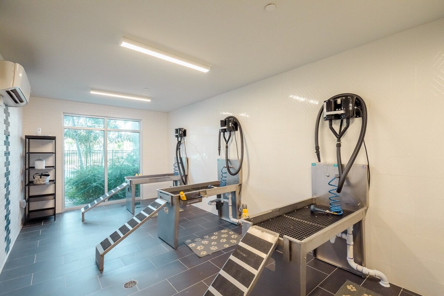 Building Photo - 3700 Ingleside Blvd