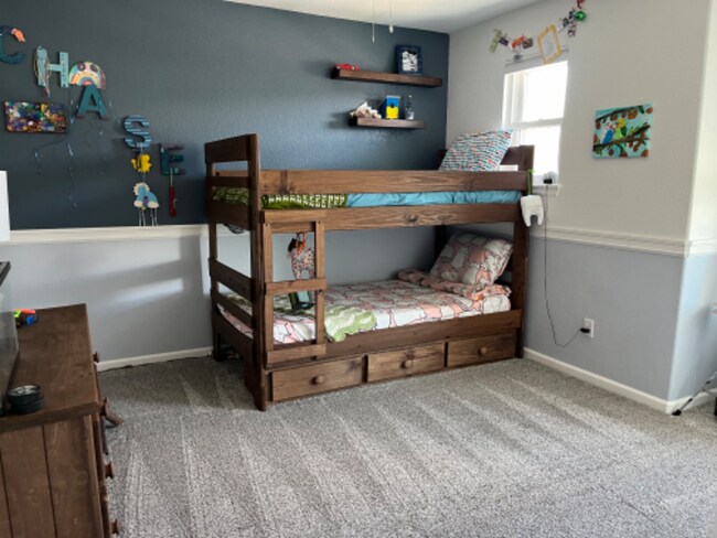 Building Photo - 541 Rita Pl