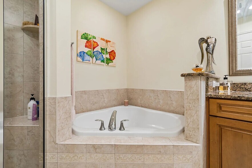 Building Photo - 7702 Lake Vista Ct