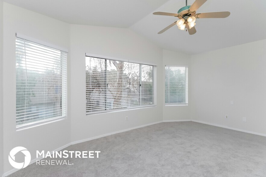 Building Photo - 1704 S 39th St