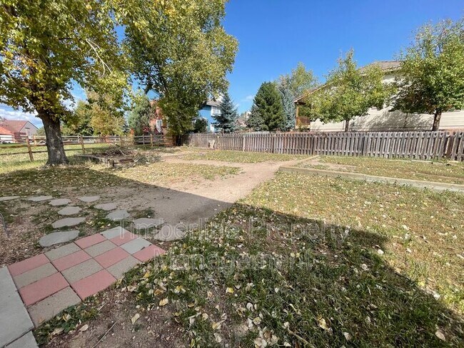 Building Photo - 320 Rangely Dr
