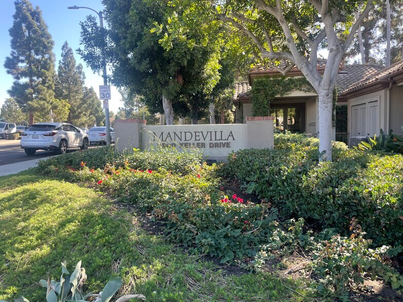 Mandevilla is one the best complex in Tustin Ranch - 2800 Keller Dr