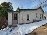 Building Photo - AVAILABLE JUNE - 3 Bed 1 Bath w/ Private Fenced Yard - $250 Off First Months Rent!