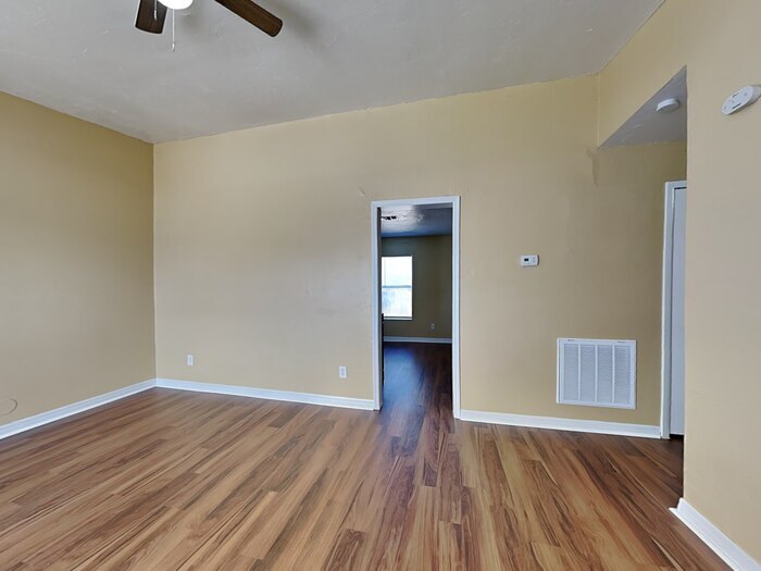 Building Photo - 1737 Ave C NE