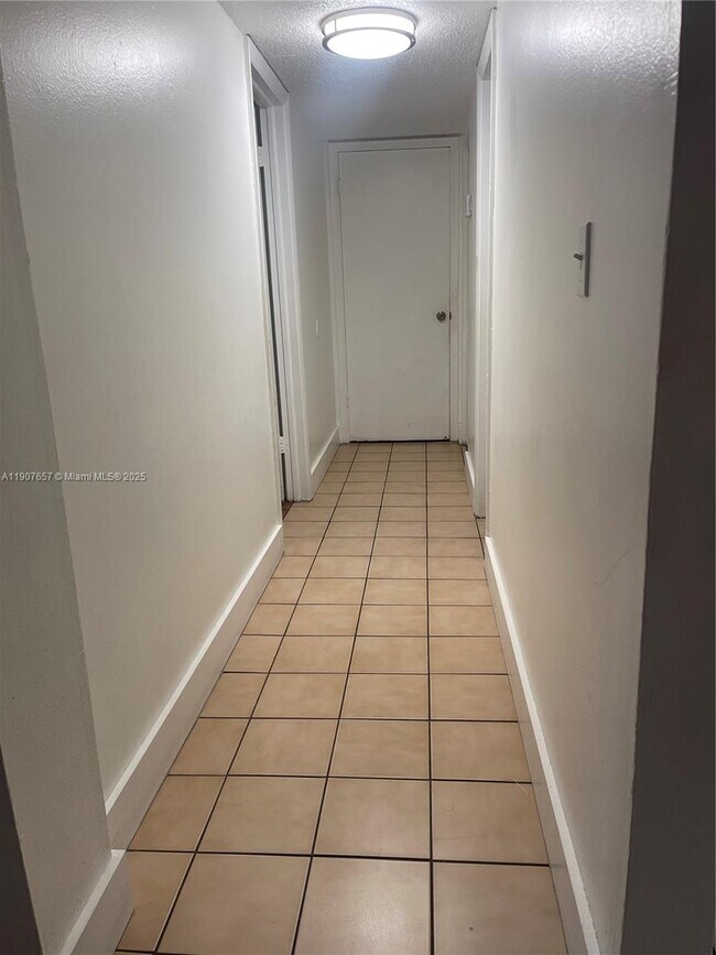 Building Photo - 6190 W 19th Ave