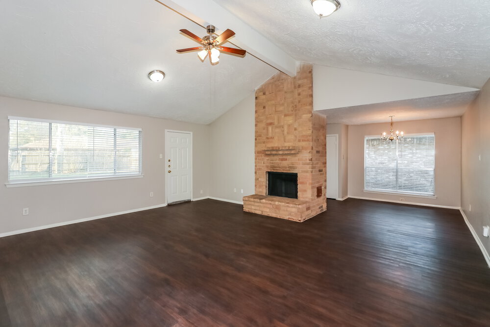 Building Photo - 15826 Beechnut St