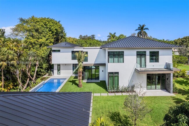 Building Photo - 12500 SW 64th Ave