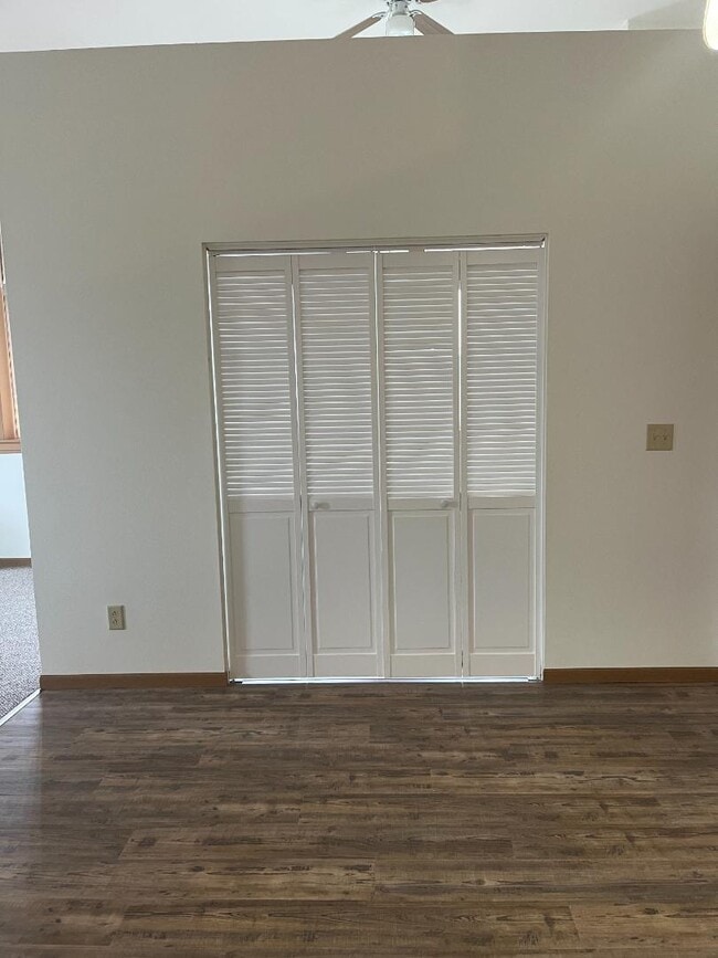 Building Photo - Heritage House Apartments