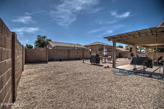 Building Photo - 43205 Roth Rd