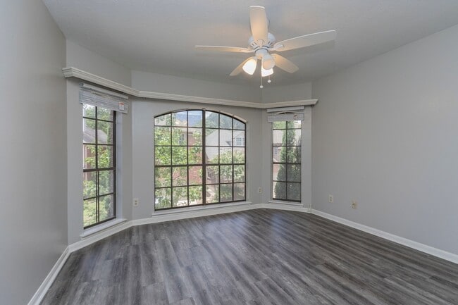 Building Photo - Huge breathtaking home!! Gated comunity wi...