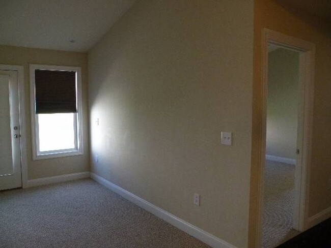 Building Photo - Beautiful Duplex Home near Cherry Point