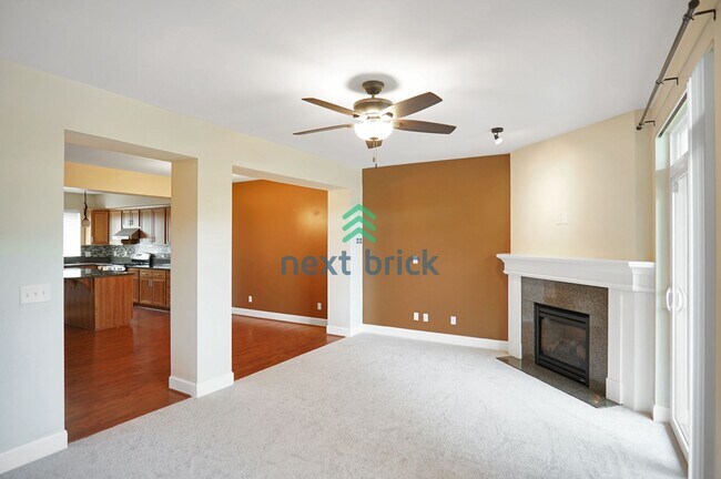 Building Photo - 4 Bed and 2.5 Bath Beautiful Condo is Avai...