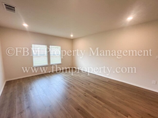 Building Photo - 935 Keystone Ct