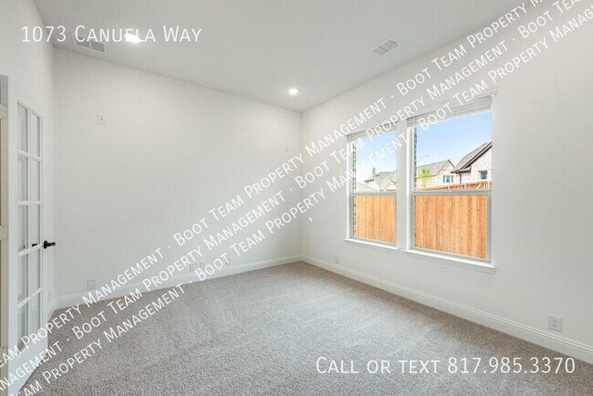 Building Photo - 1073 Canuela Way