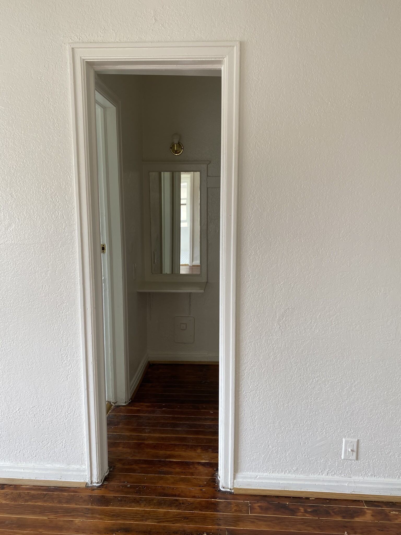 Vanity area - 545 S Hobart Blvd