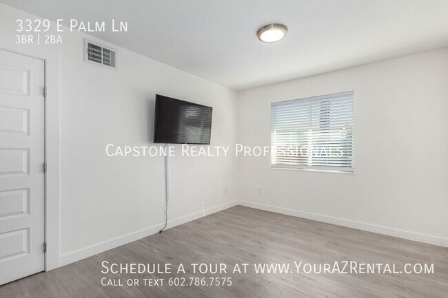 Building Photo - 3329 E Palm Ln